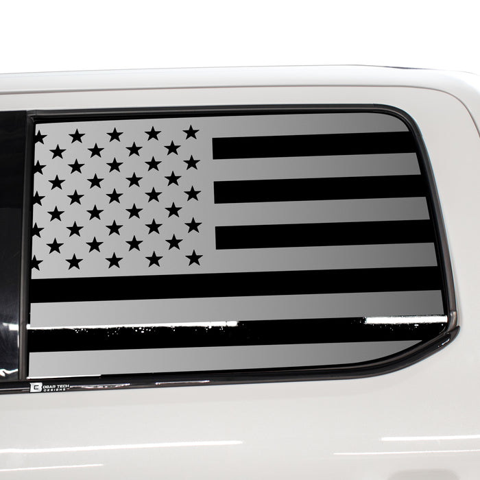 Rear Side Windows / Black