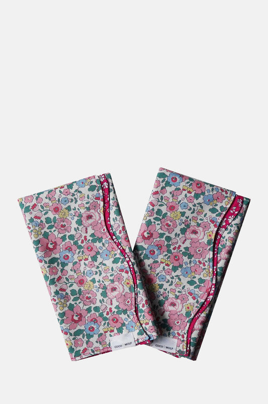 Coco and Wolf Betsy Blossom Pink & Capel Reversible Wavy Napkin Set.