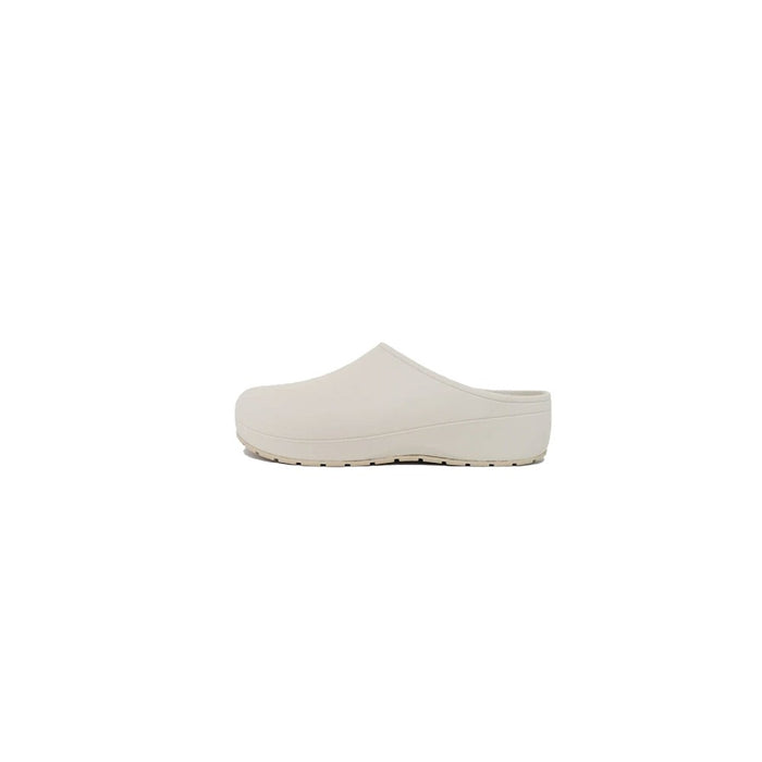 Crocs Classic Quiet Clog (Stucco)