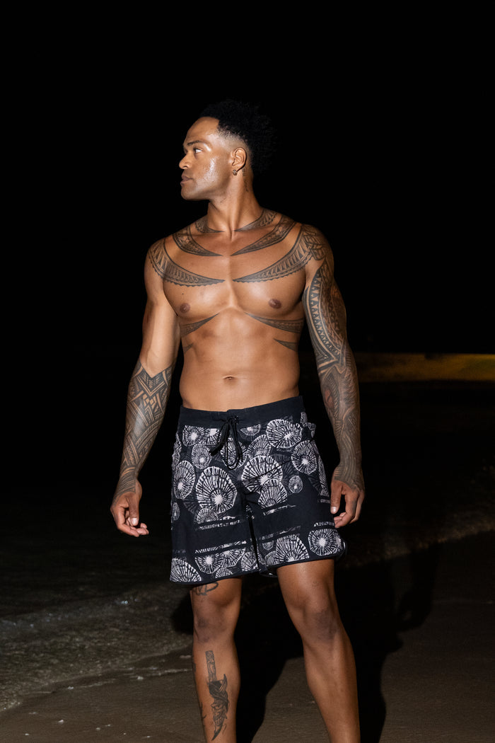 Kamekona Kane Shorts (Short Length)