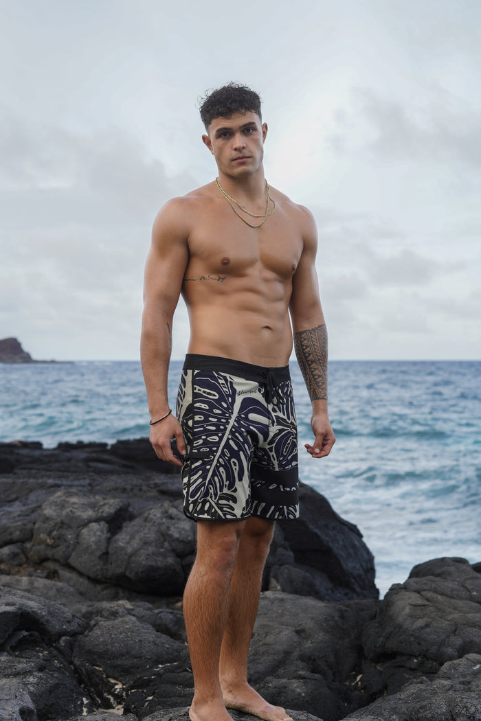 Kamekona Kane Shorts (Short Length)