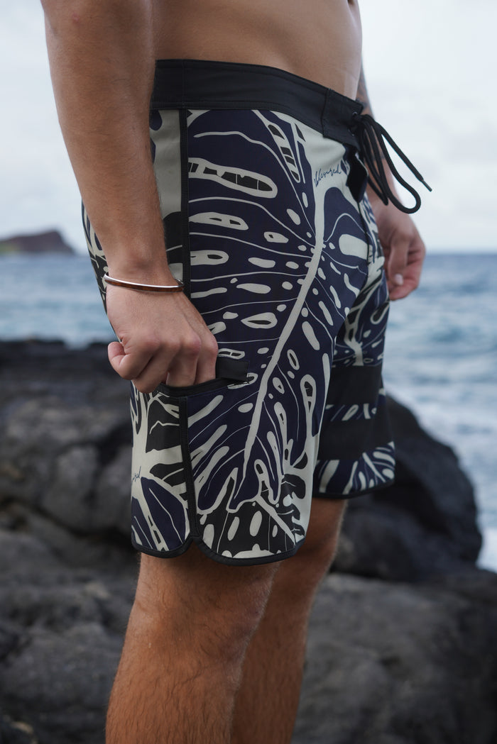 Kamekona Kane Shorts (Short Length)