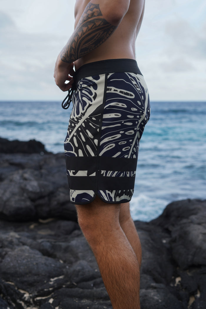 Kamekona Kane Shorts (Short Length)