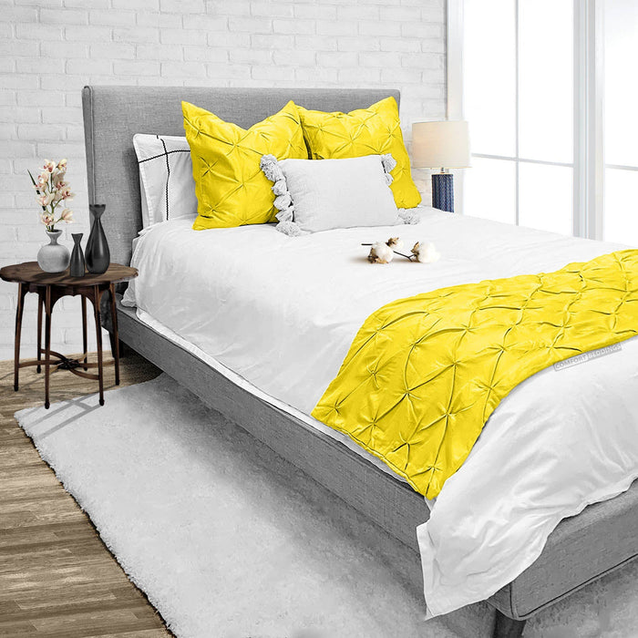 Yellow pinch bed runner