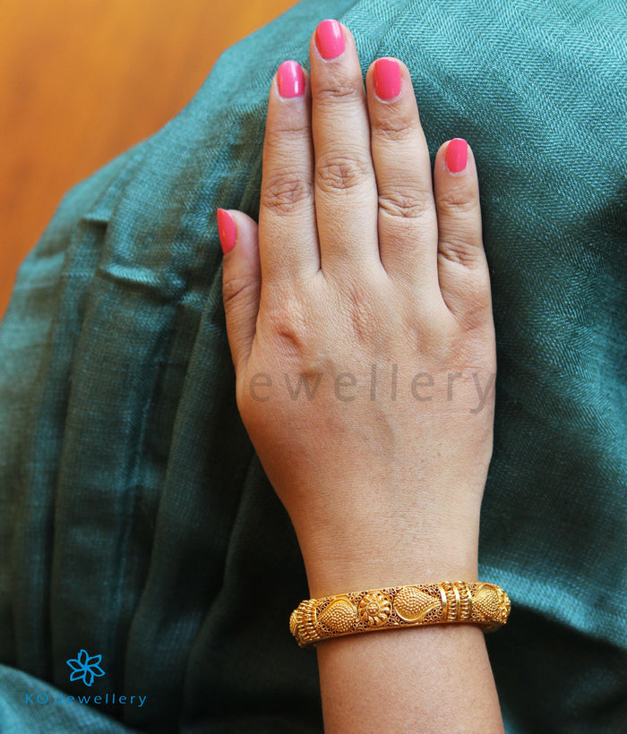 The Alvira Silver Filigree Bangle- Single (Size 2.2/2.4/2.6/2.8)